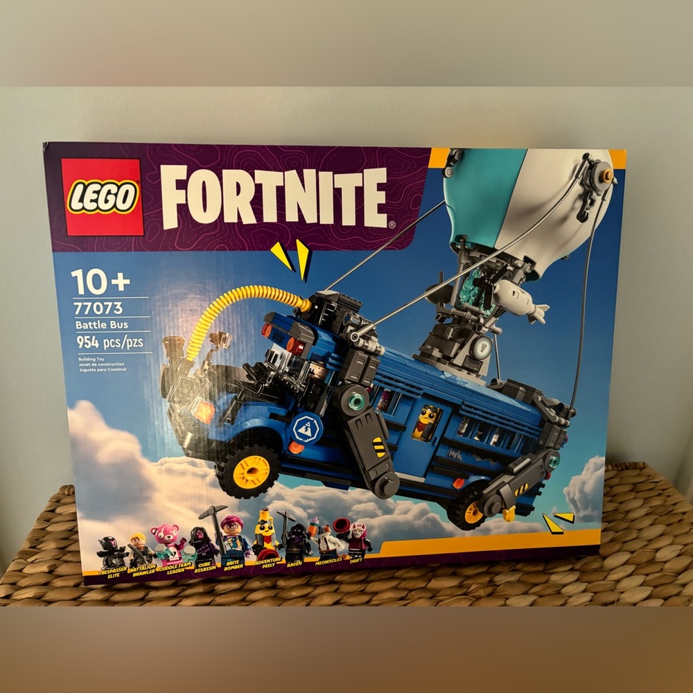New NWT. Lego Fortnite battle bus!